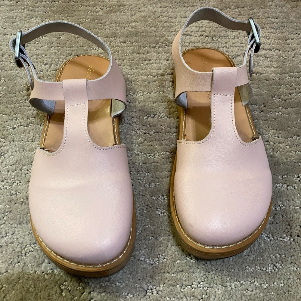 Freshly Picked Blush Clogs size 13